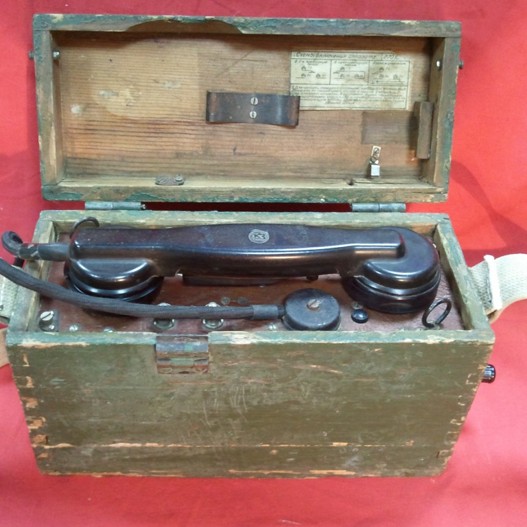 Военно-полевой телефонный аппарат УНА-И. 1937г.