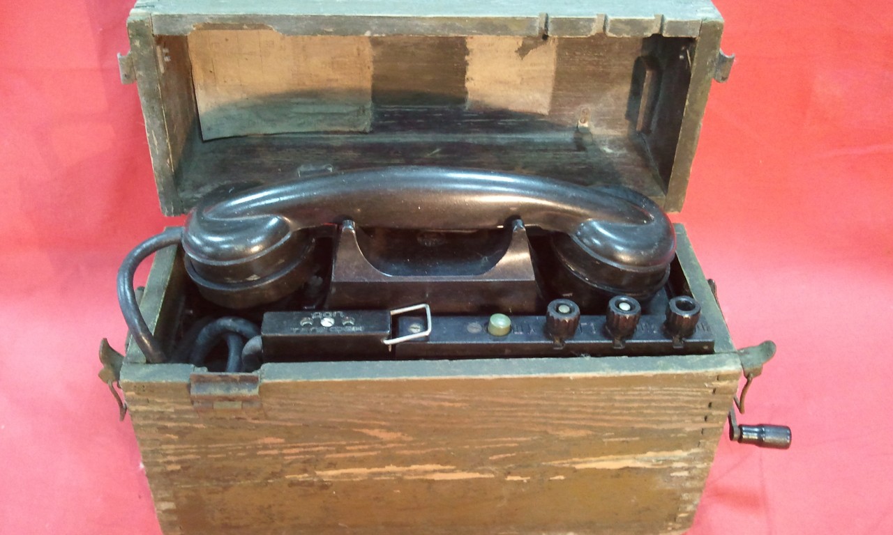 Военно-полевой телефон ТАИ-43. 1945г.