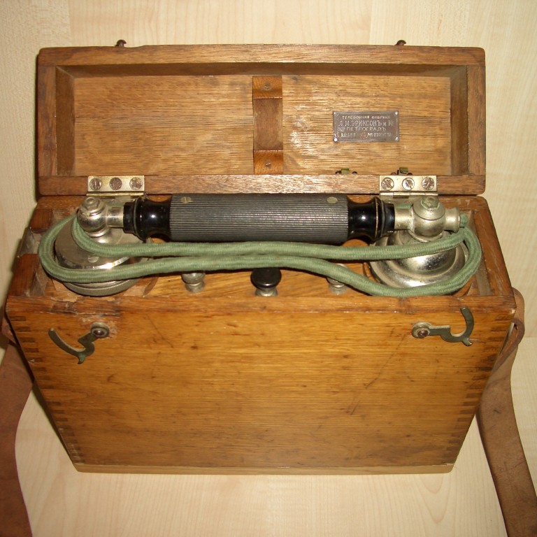 Полевой телефон фирмы «Эриксонъ», 1915 г.