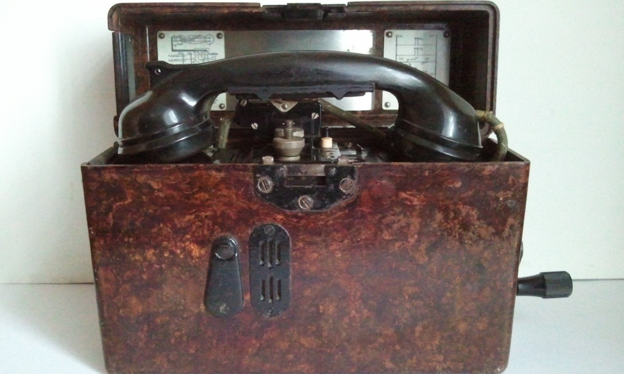 Немецкий полевой телефон FF-33. 1940г.