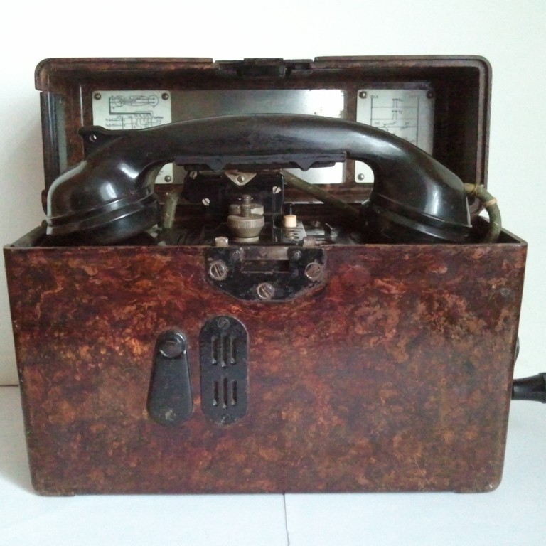 Немецкий полевой телефон FF-33. 1940г.