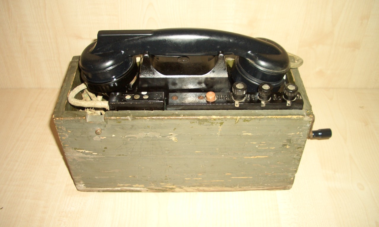 Полевой телефон ТАИ-43. 1944г. выпуска, периода ВОВ.