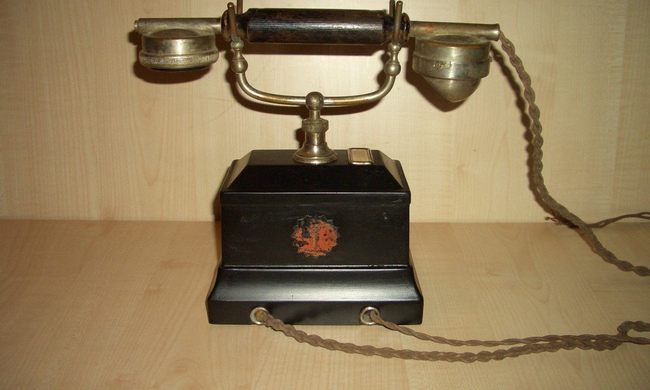 Телефон «Эрикссон». 1899г