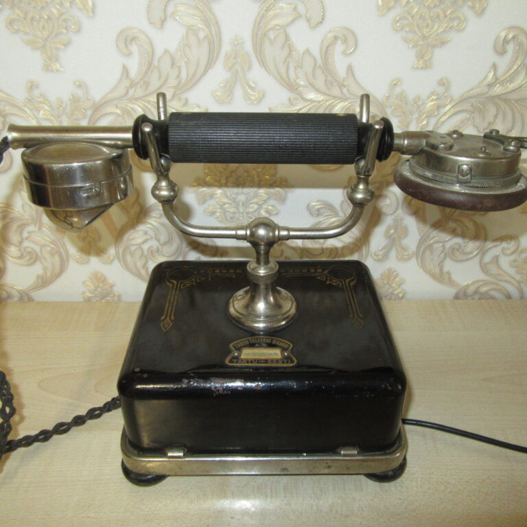 Настольный телефон TARTU 1910-е гг.